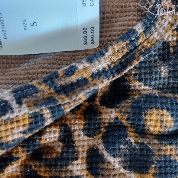 Leopard print Woman's small blouse - Picture 3 of 4